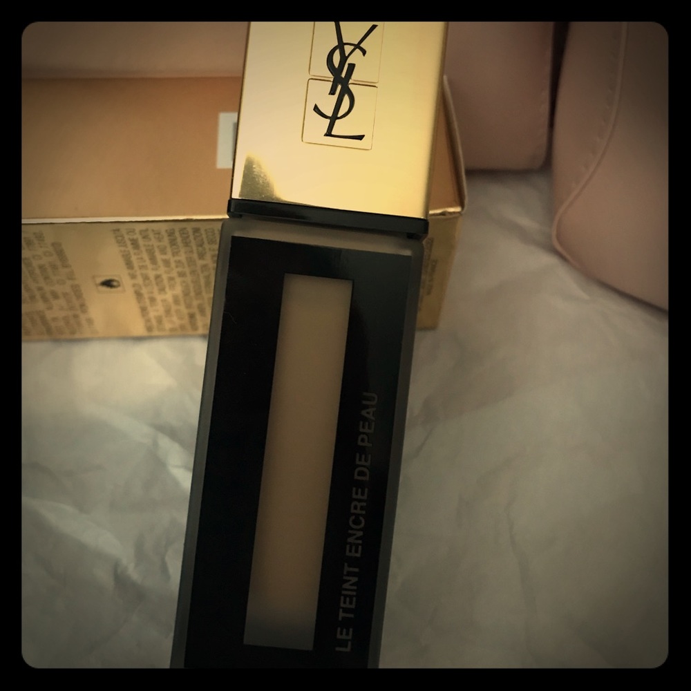 Yves Saint Laurent LeTeint encre dePeau foundation